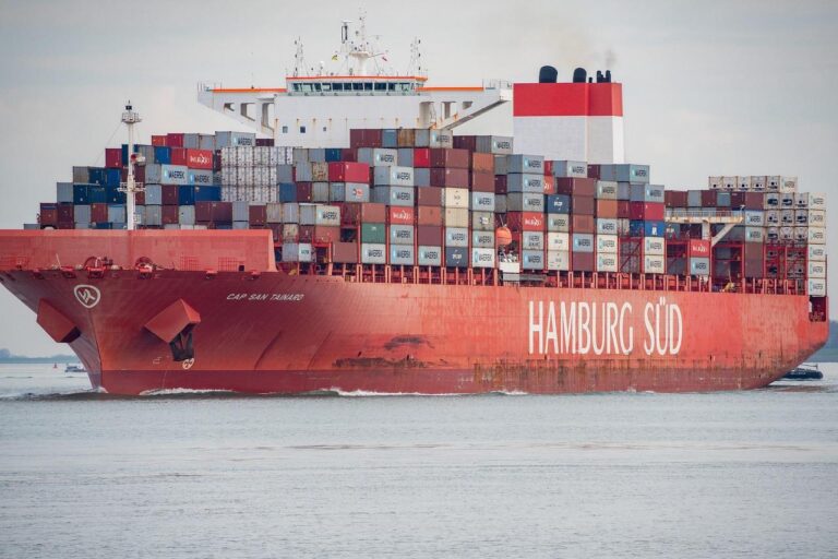 Home Innovaties in containervervoer: automatische kranen en duurzame transportoplossingen in moderne havens
